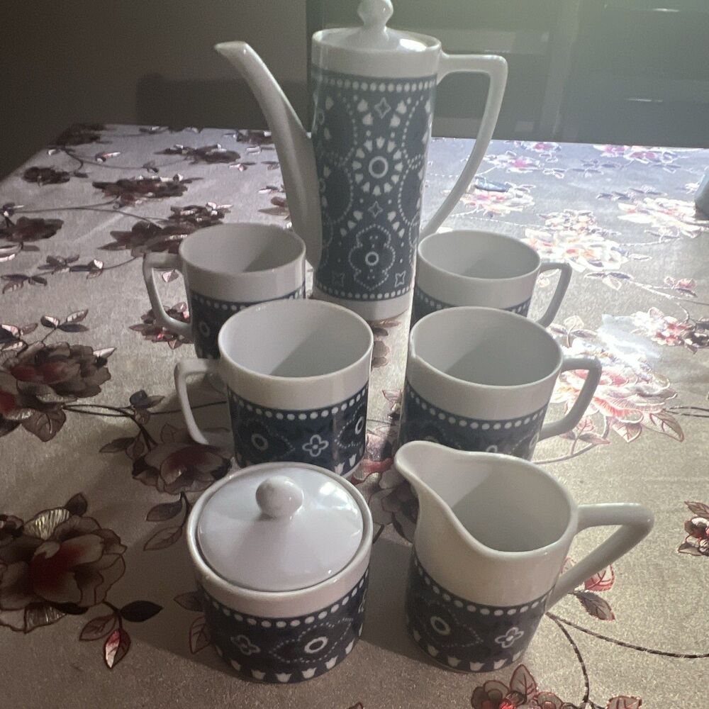 Japan Blue & White Geometric Ceramic Tea Set 7pc Teapot Lid 4 Cups Creamer